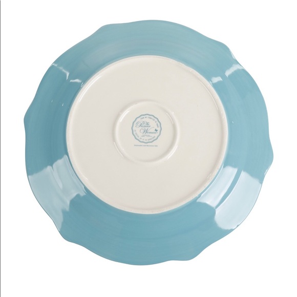 The Pioneer Woman sharing plates. - Picture 9 of 10